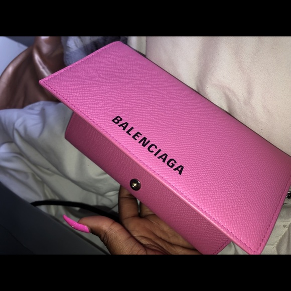 Previous listing didn’t sale - Balenciaga Pink Chain Wallet - Picture 1 of 9